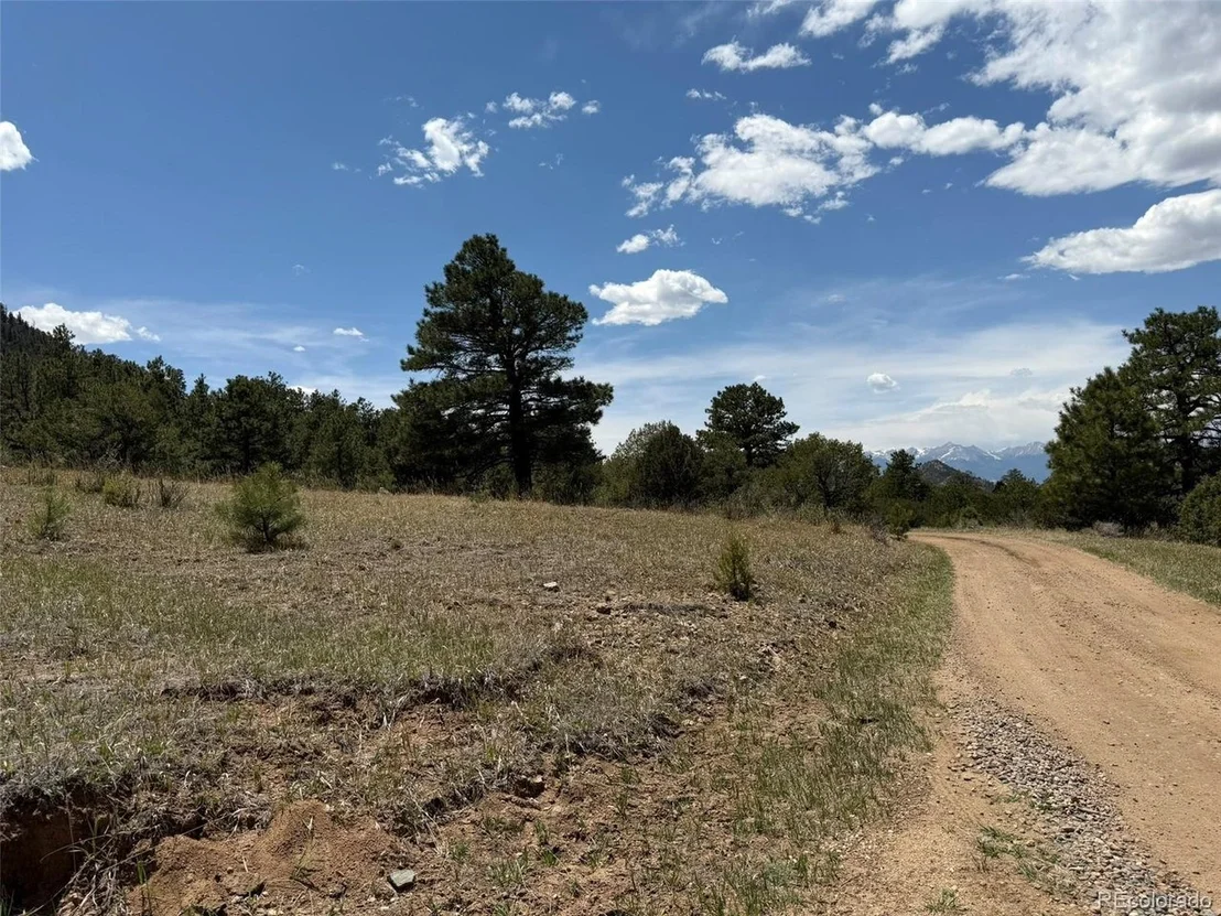 Photo of 477 Bear Peak Rd