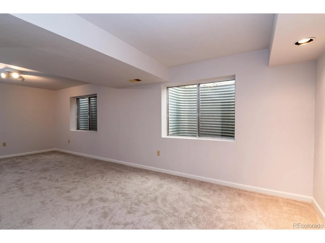 Photo of 300 Linden St