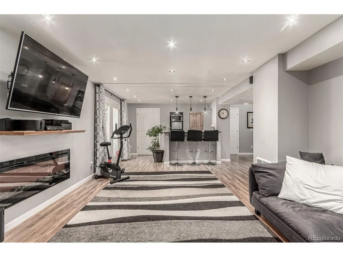 Photo of 392 Driftwood Cir