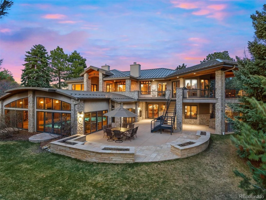 Photo of 680 Front Range Rd