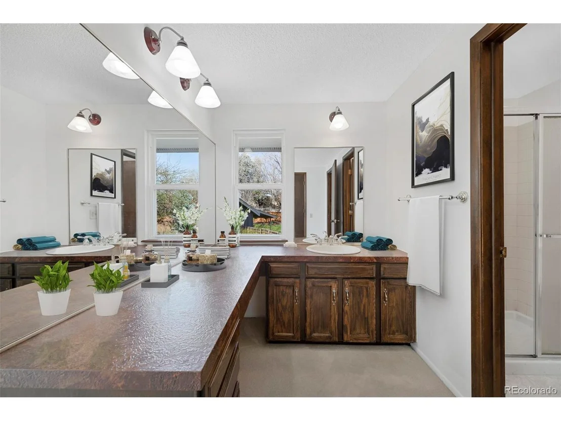 Photo of 8797 Iris St