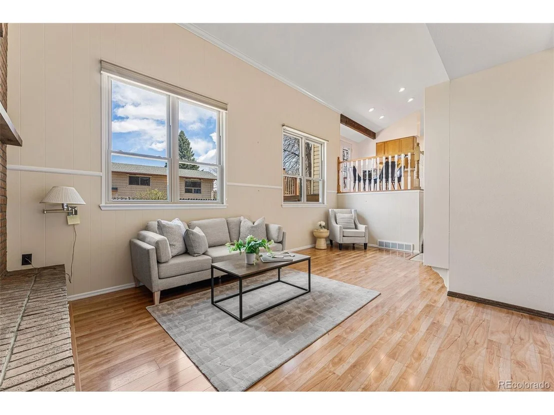 Photo of 572 Blackhawk Rd