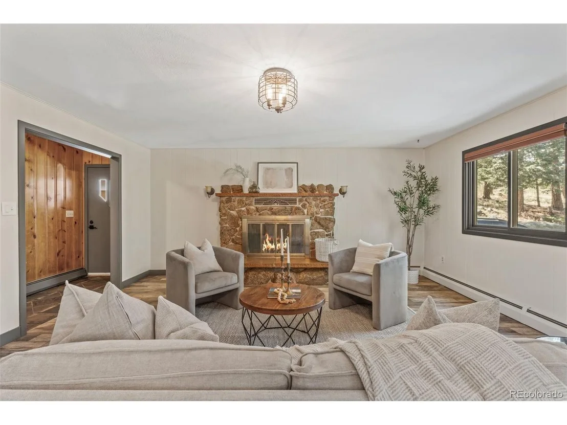 Photo of 5886 High Dr