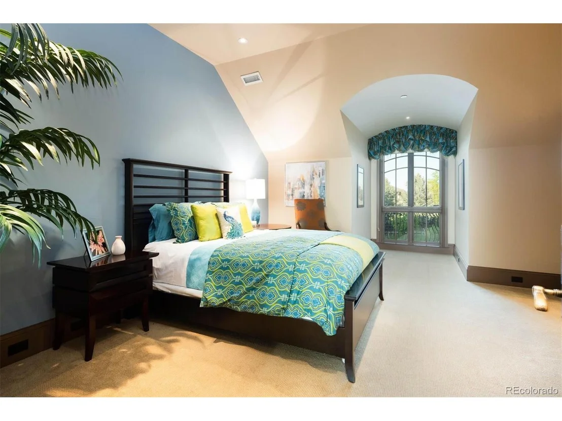Photo of 8932 Mountain View Ln
