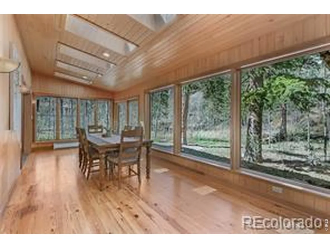 Photo of 746 Riverside Dr