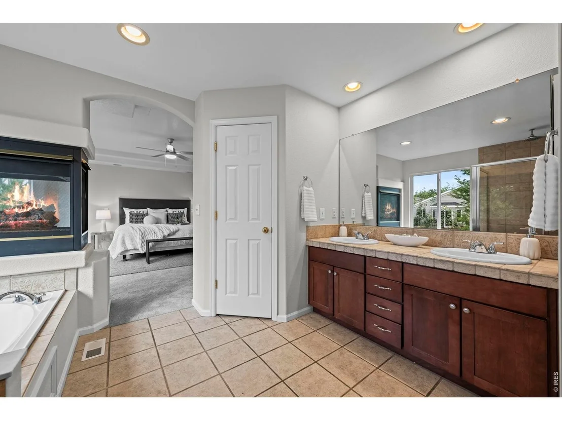 Photo of 718 Mathews Cir