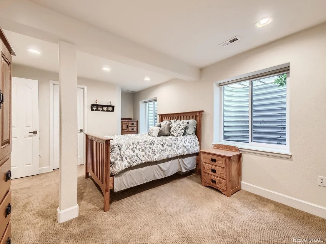 Photo of 21126 Saddleback Cir