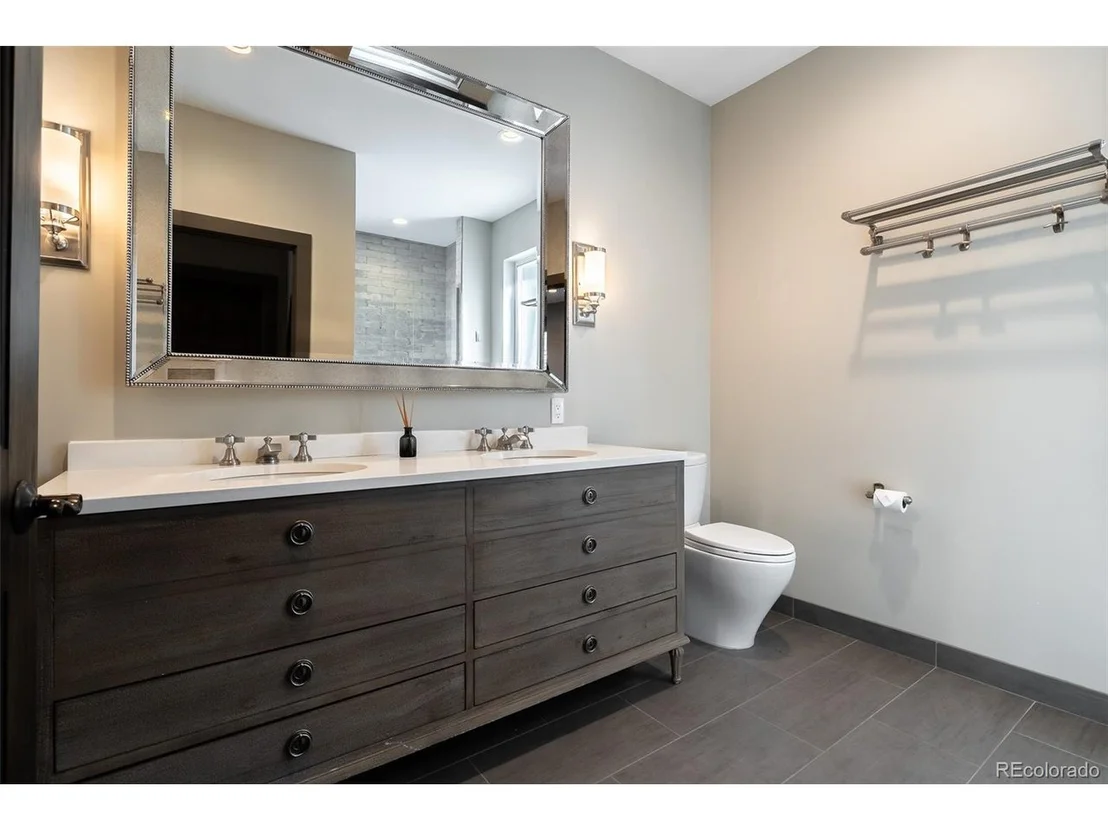 Photo of 275 Alpine Dr