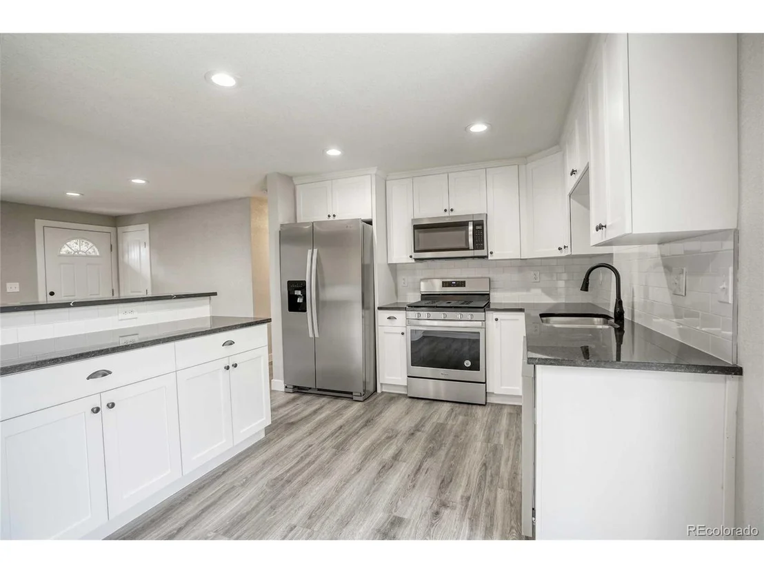 Photo of 6450 W 77th Pl