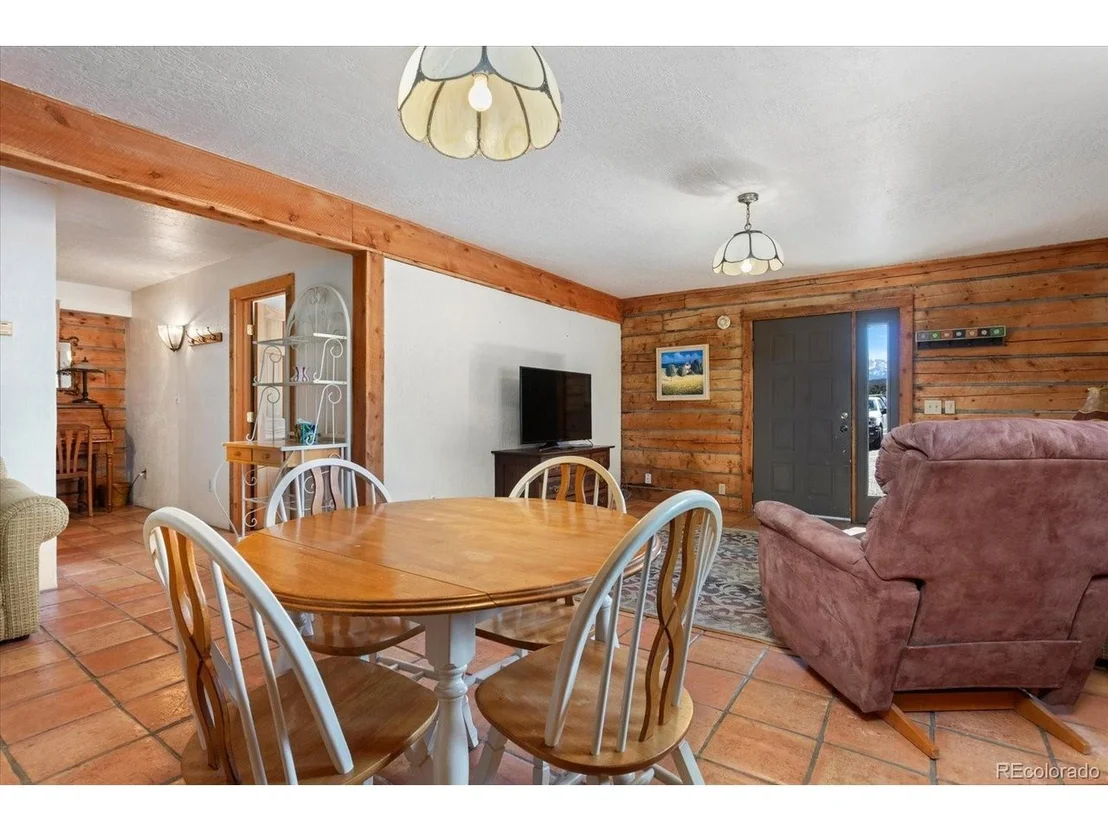 Photo of 716 W Blarney Stone Rd