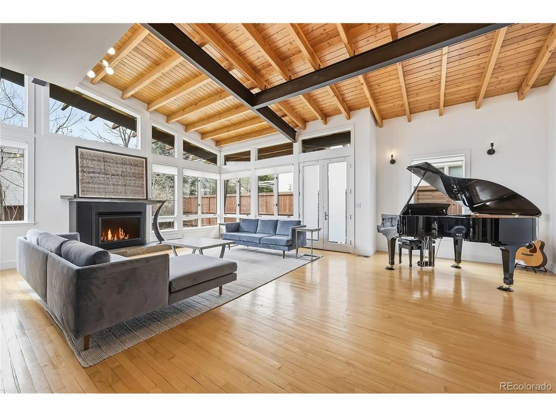 Photo of 860 Union Ave