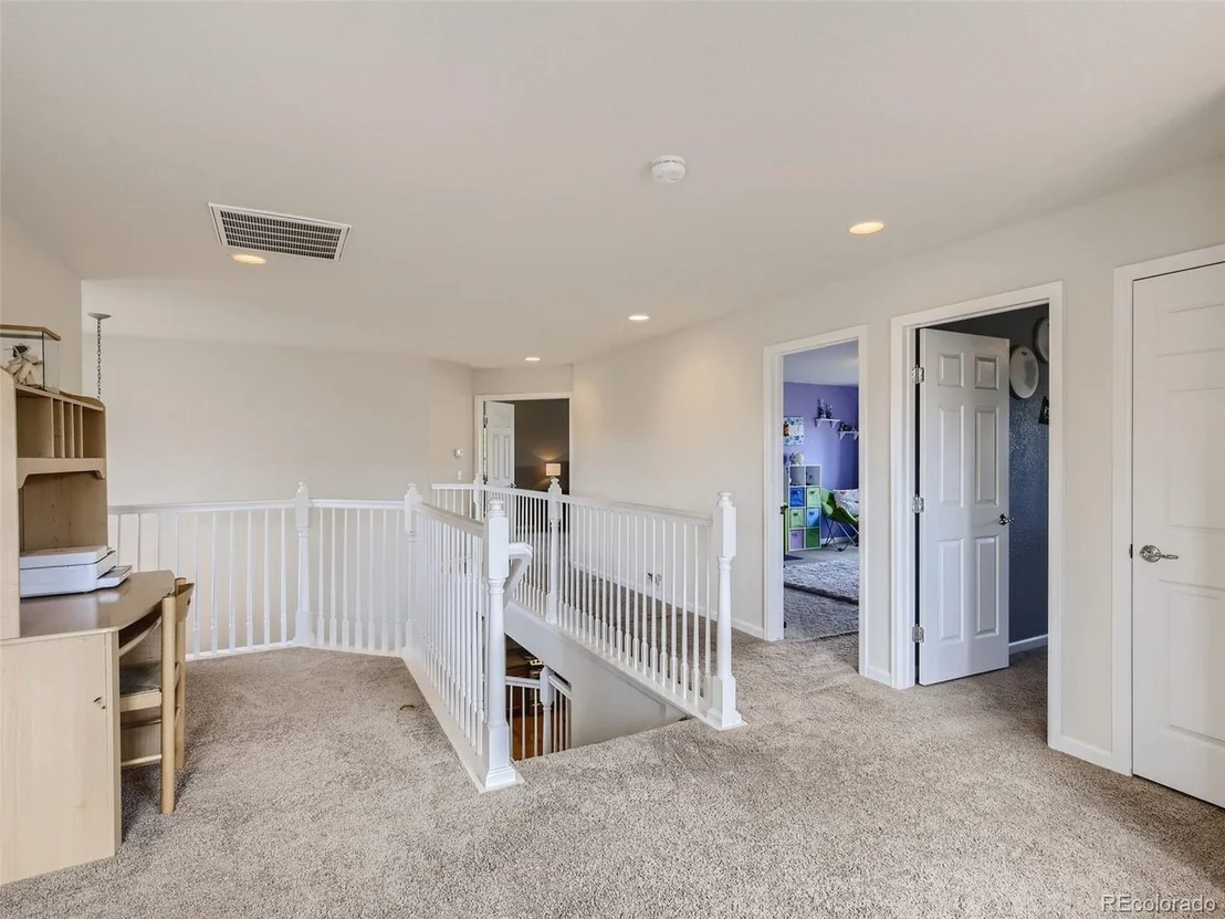 Photo of 2647 Gray Wolf Loop