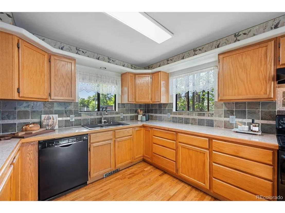 Photo of 7785 Lowell Blvd