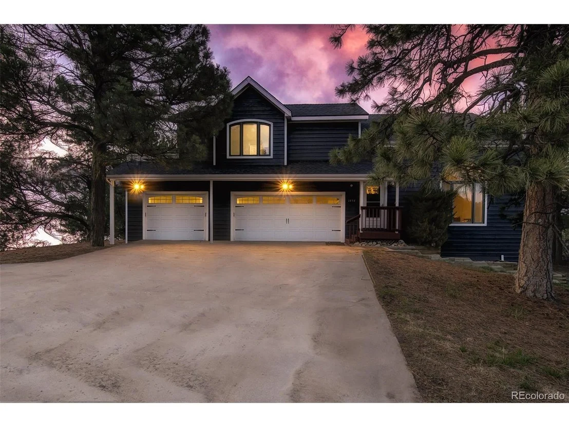 Photo of 1494 Deerpath Rd