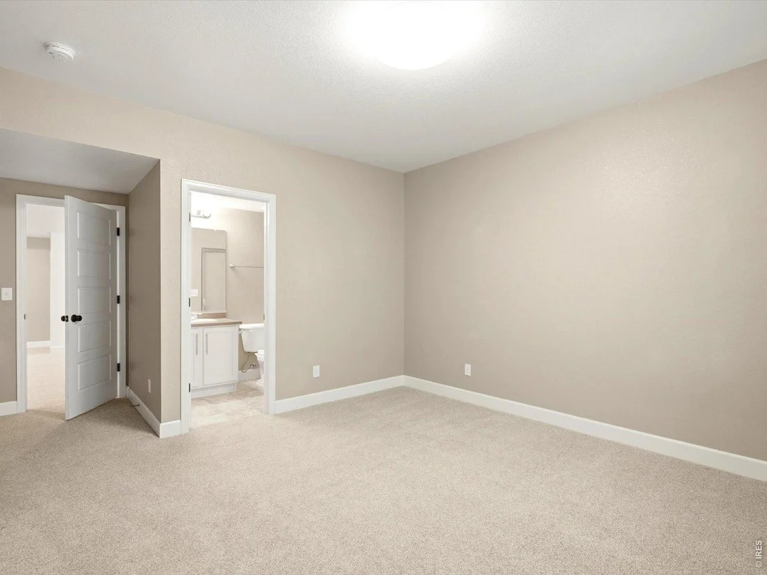 Photo of 950 Sumner Way