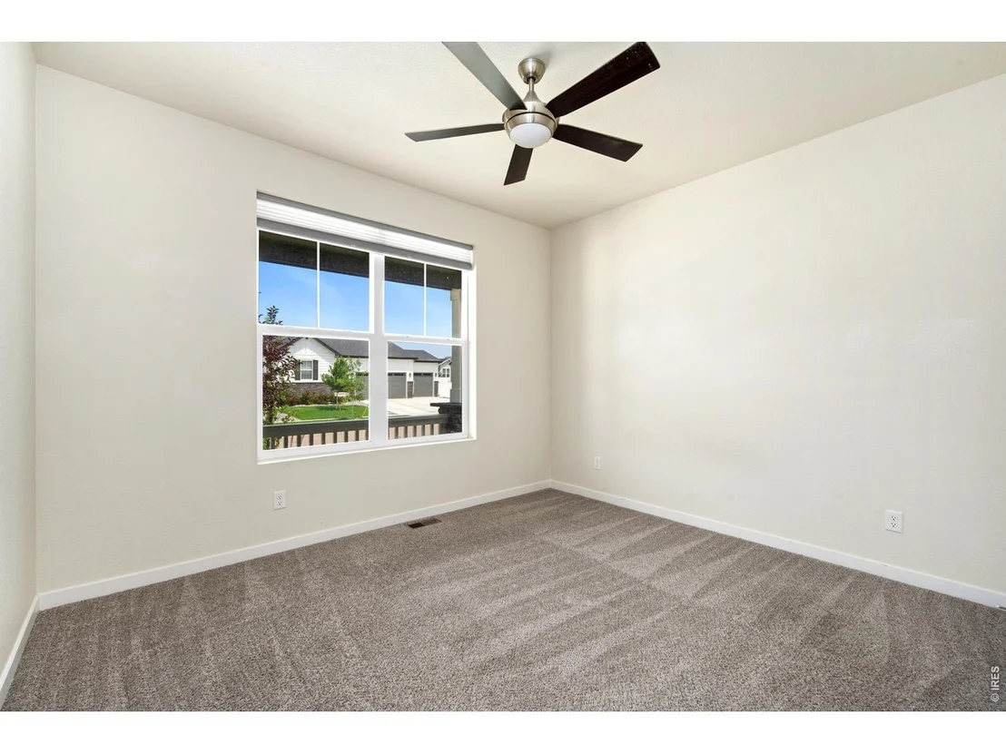 Photo of 1141 E Ibex Dr