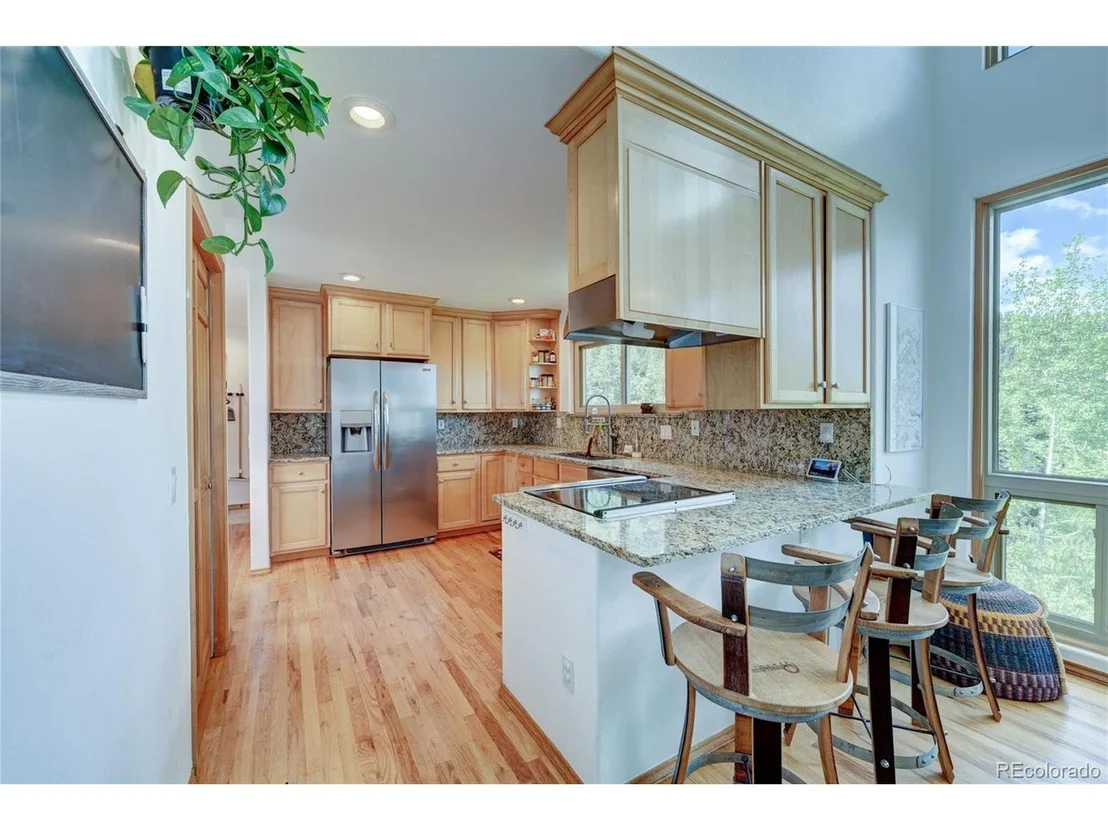 Photo of 1587 Sinton Rd