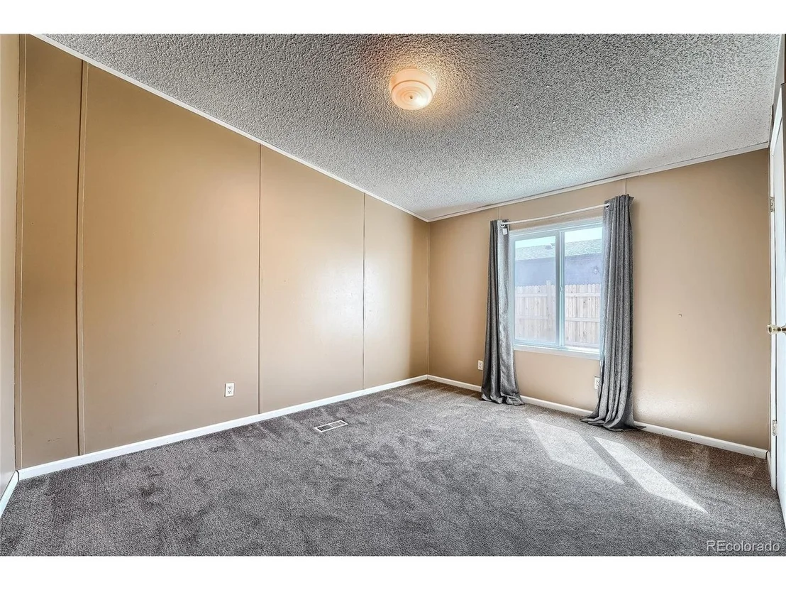 Photo of 215 Elm St