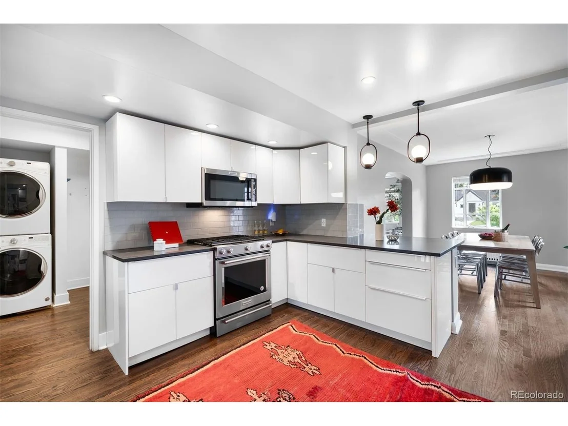 Photo of 2383 Jasmine St
