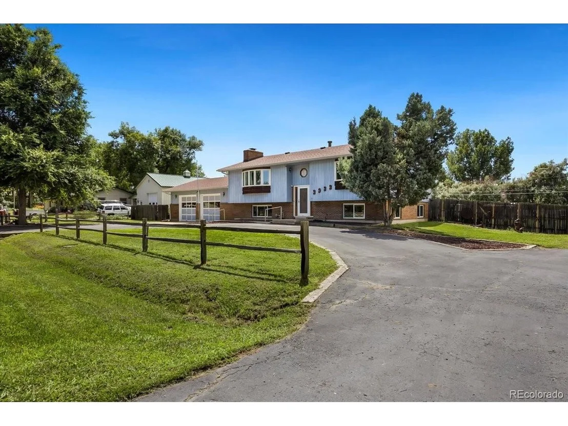 Photo of 3933 Viewpoint Way