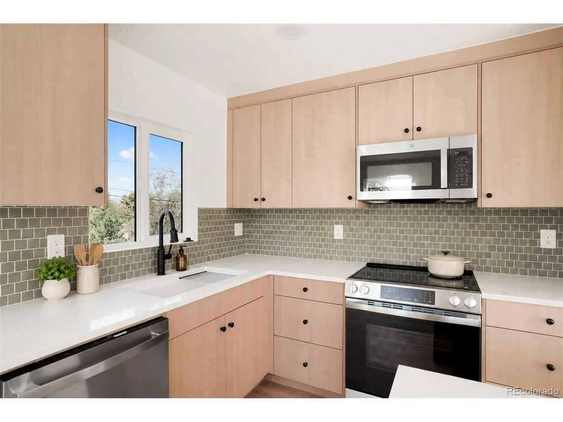 Photo of 4565 W Exposition Ave