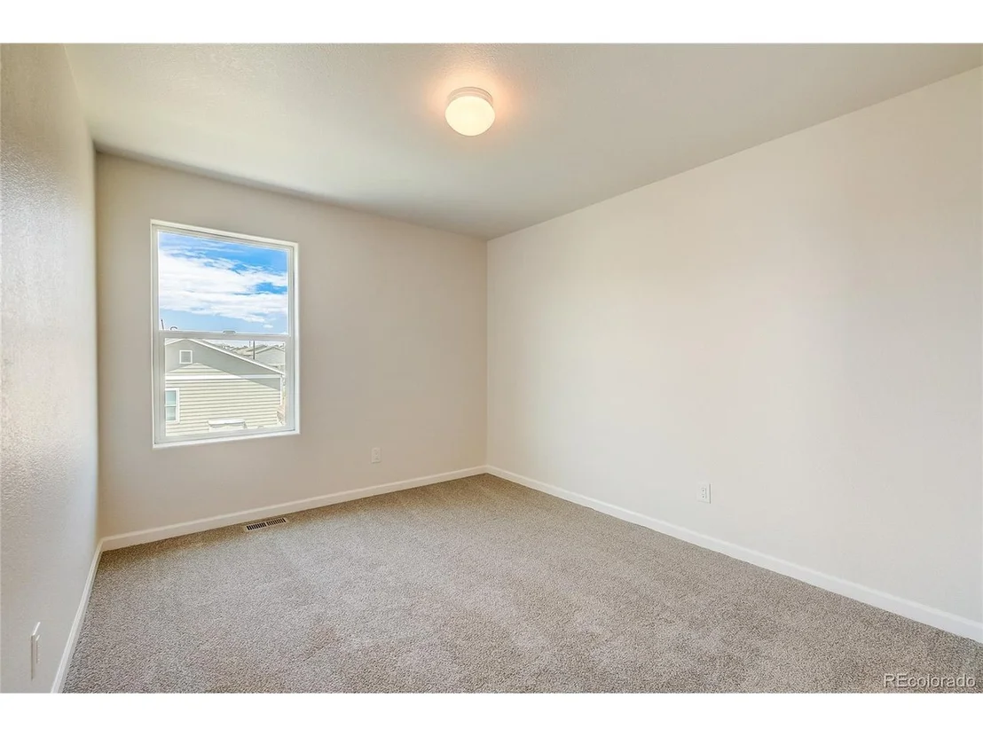 Photo of 9565 Dexter Ln