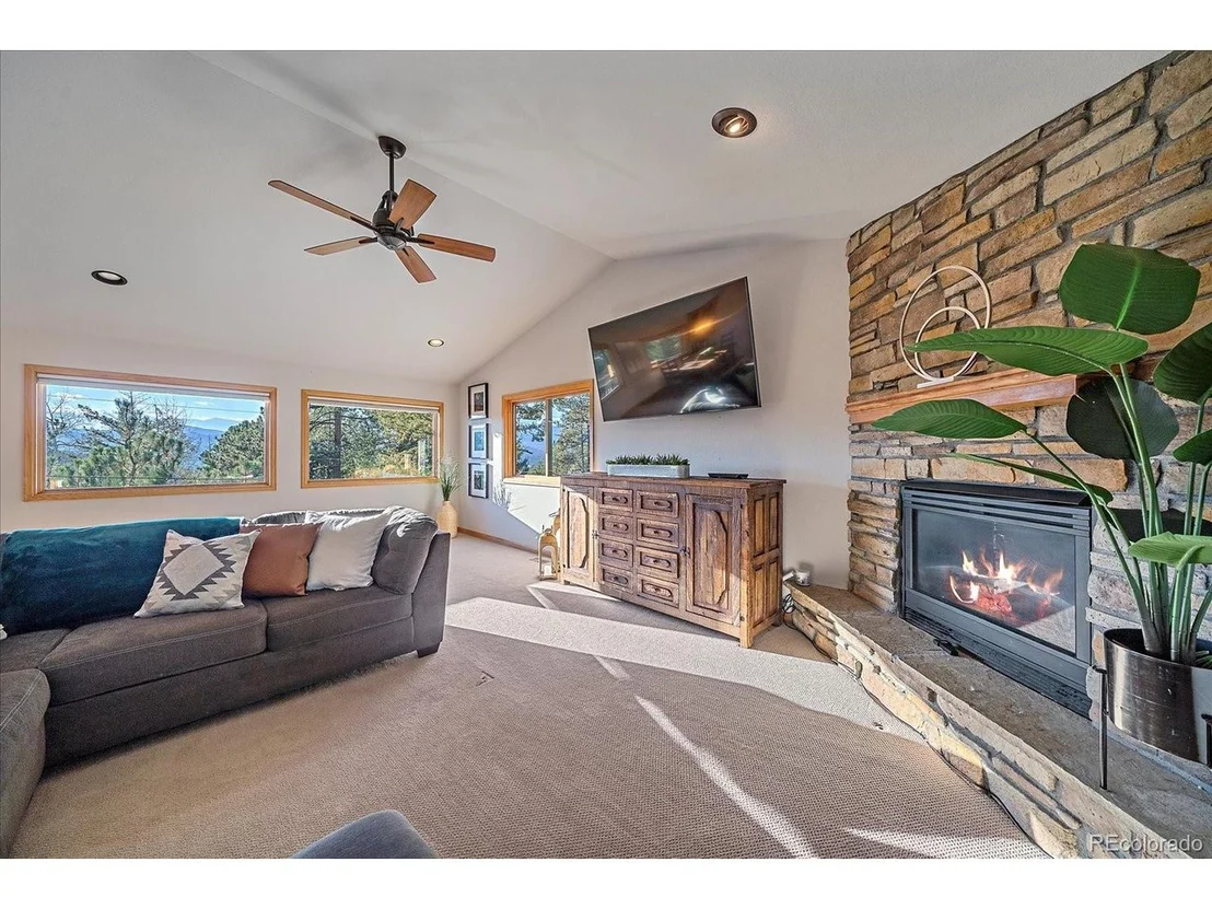 Photo of 4640 Hilltop Rd