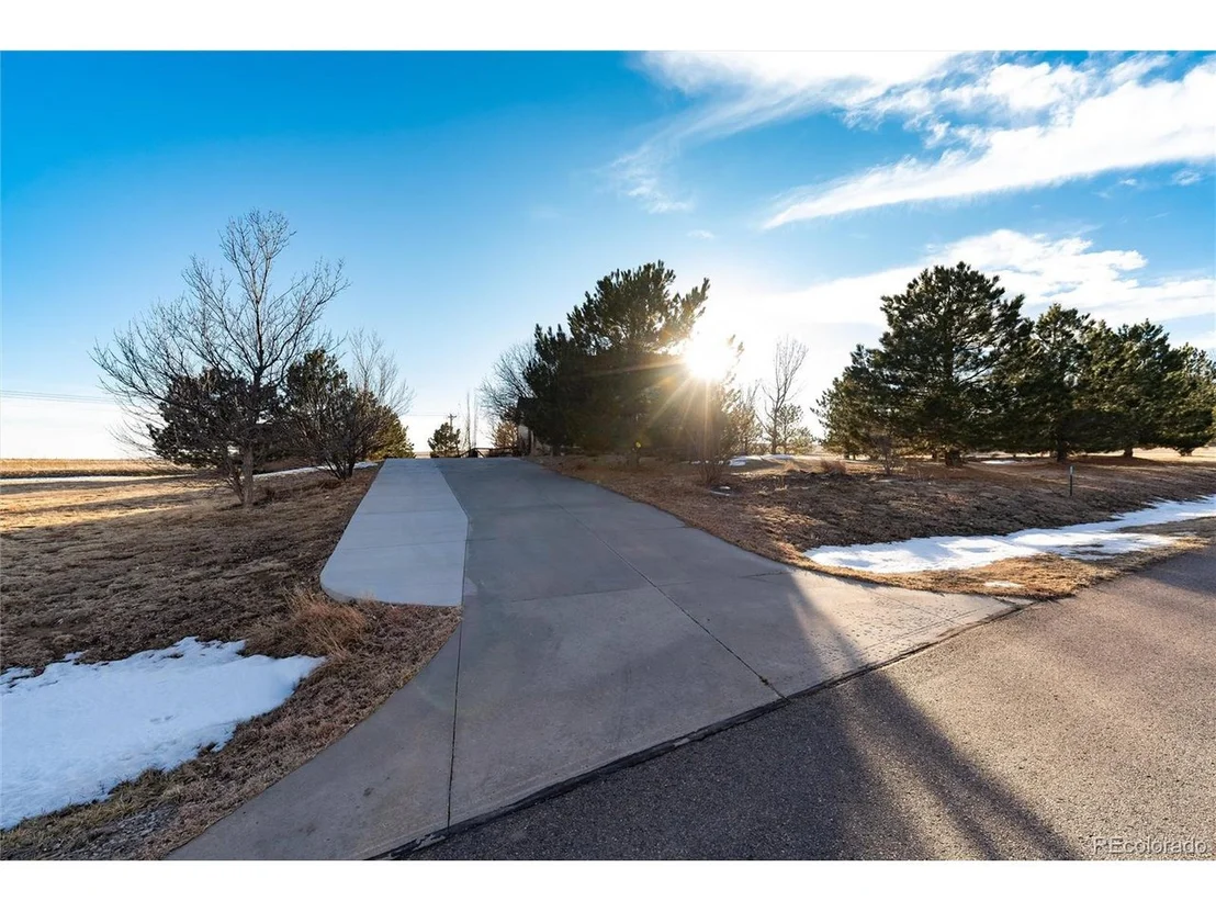 Photo of 1120 Antelope Dr W