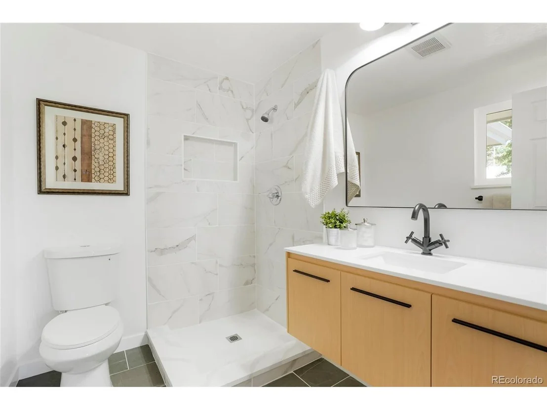 Photo of 710 Deframe St