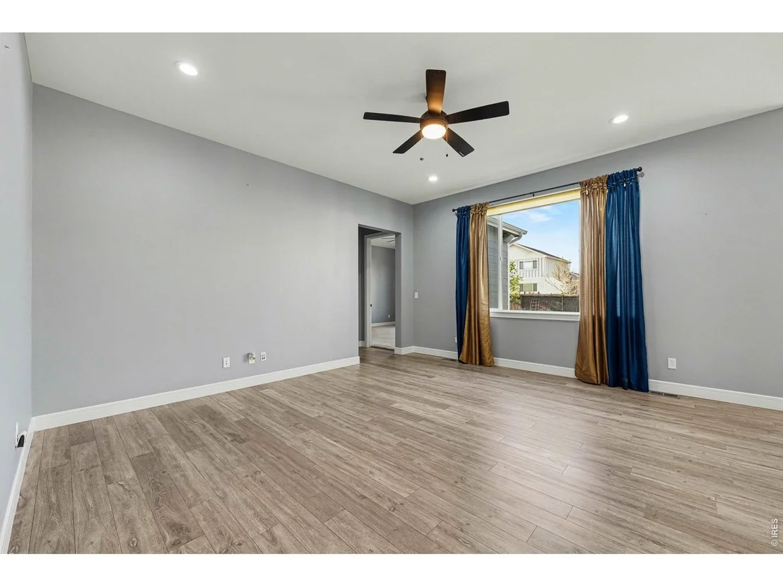 Photo of 250 Sutherland Dr