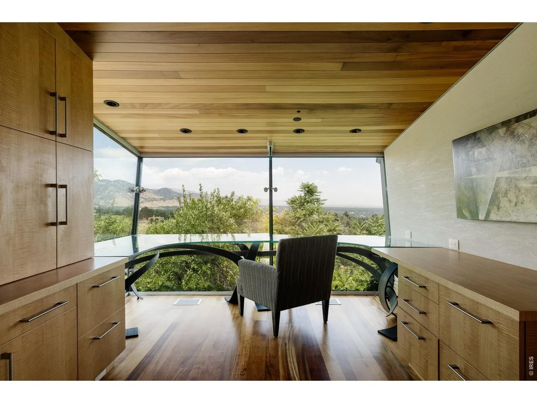 Photo of 333 Bellevue Dr