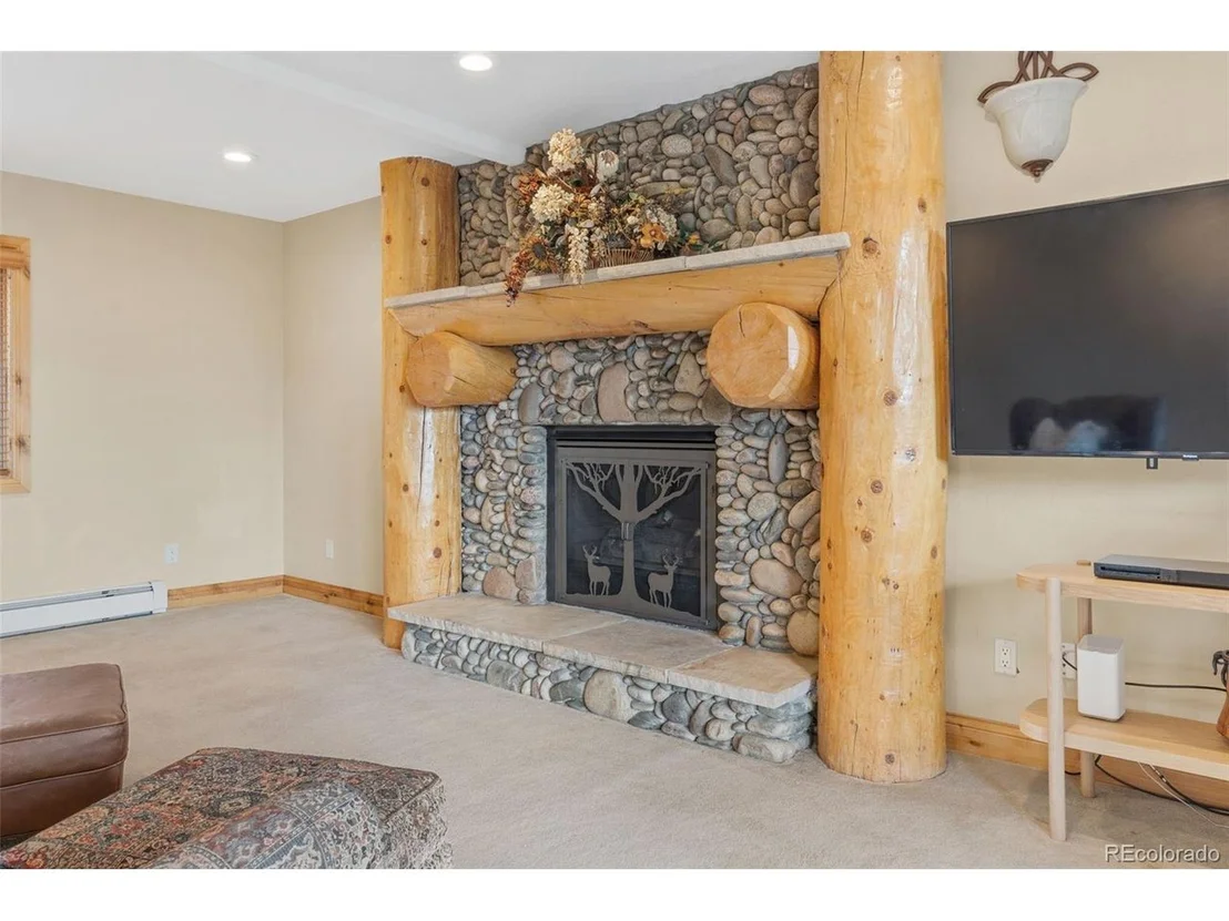 Photo of 27400 Overlook Dr