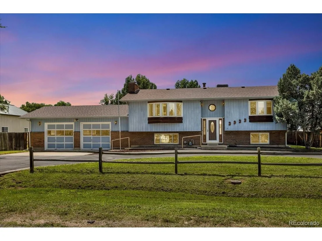 Photo of 3933 Viewpoint Way