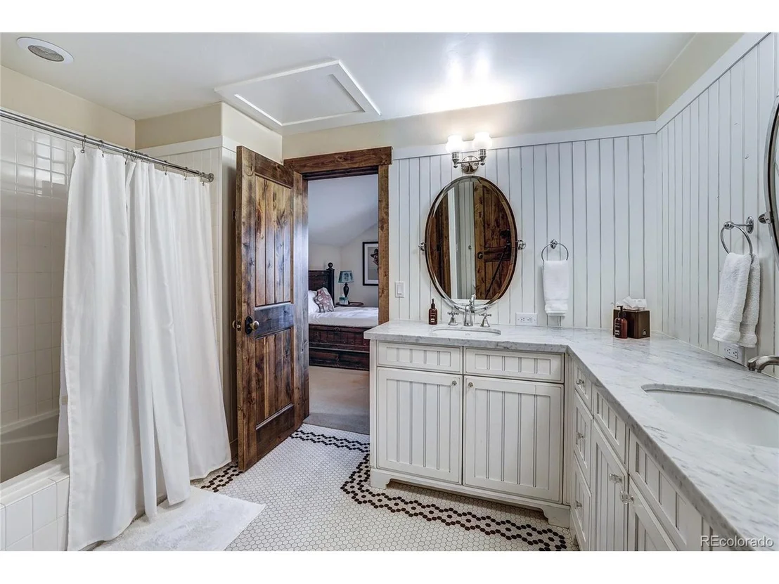 Photo of 456 Peerless Dr