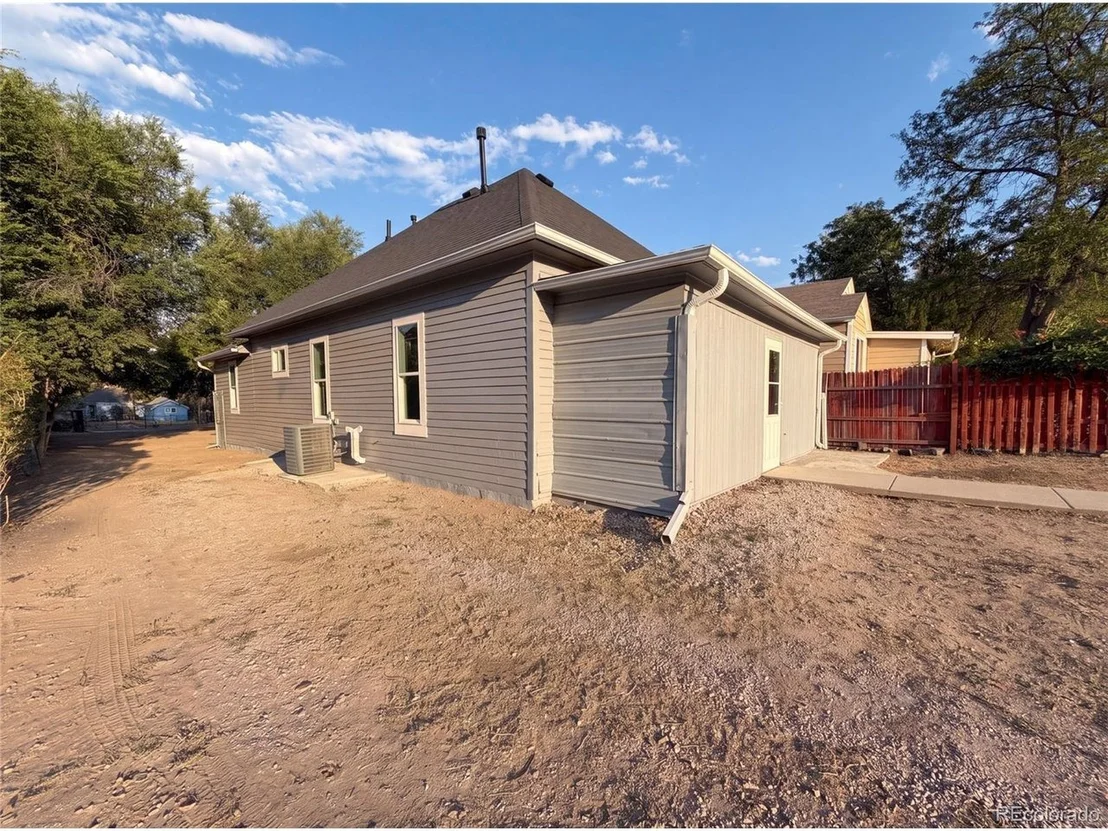 Photo of 1618 7th Ave