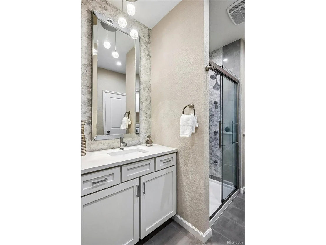 Photo of 5444 Fullerton Cir