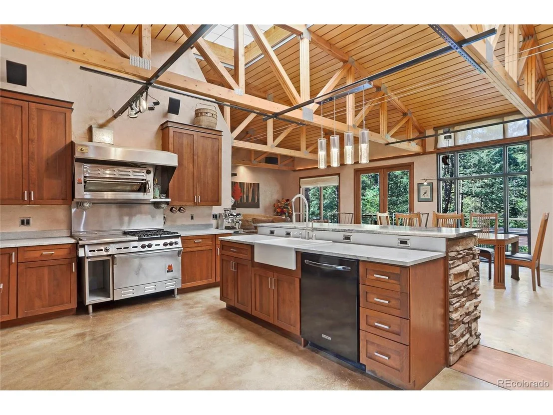 Photo of 3074 High Rd