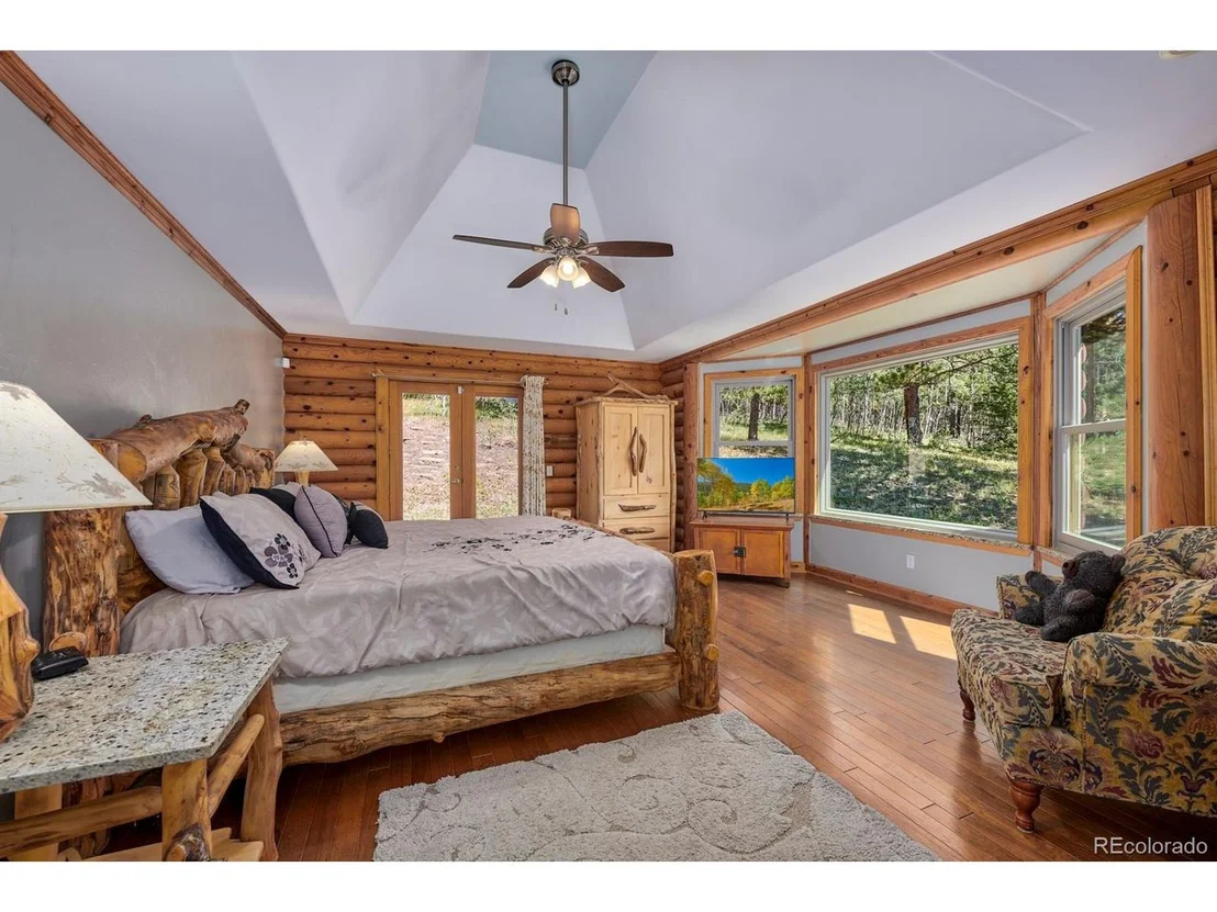 Photo of 323 Spruce Way