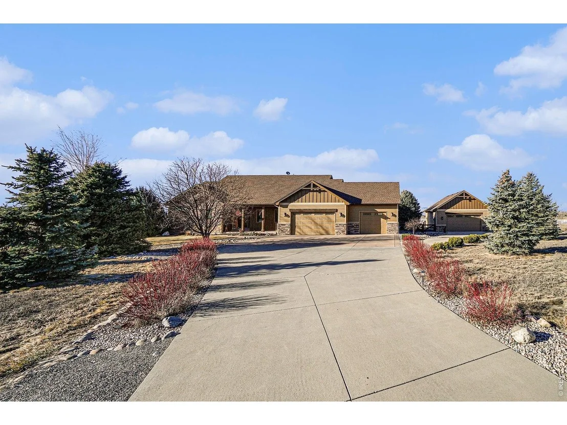 Photo of 39111 Hilltop Cir