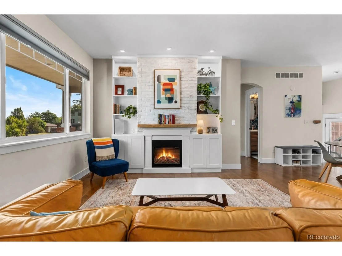 Photo of 2330 W Scott Pl