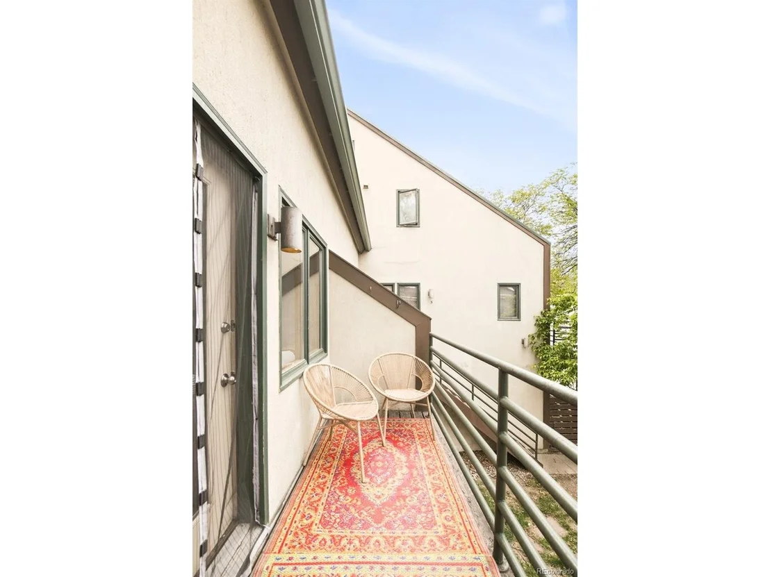 Photo of Unit 13 at 1825 Marine St