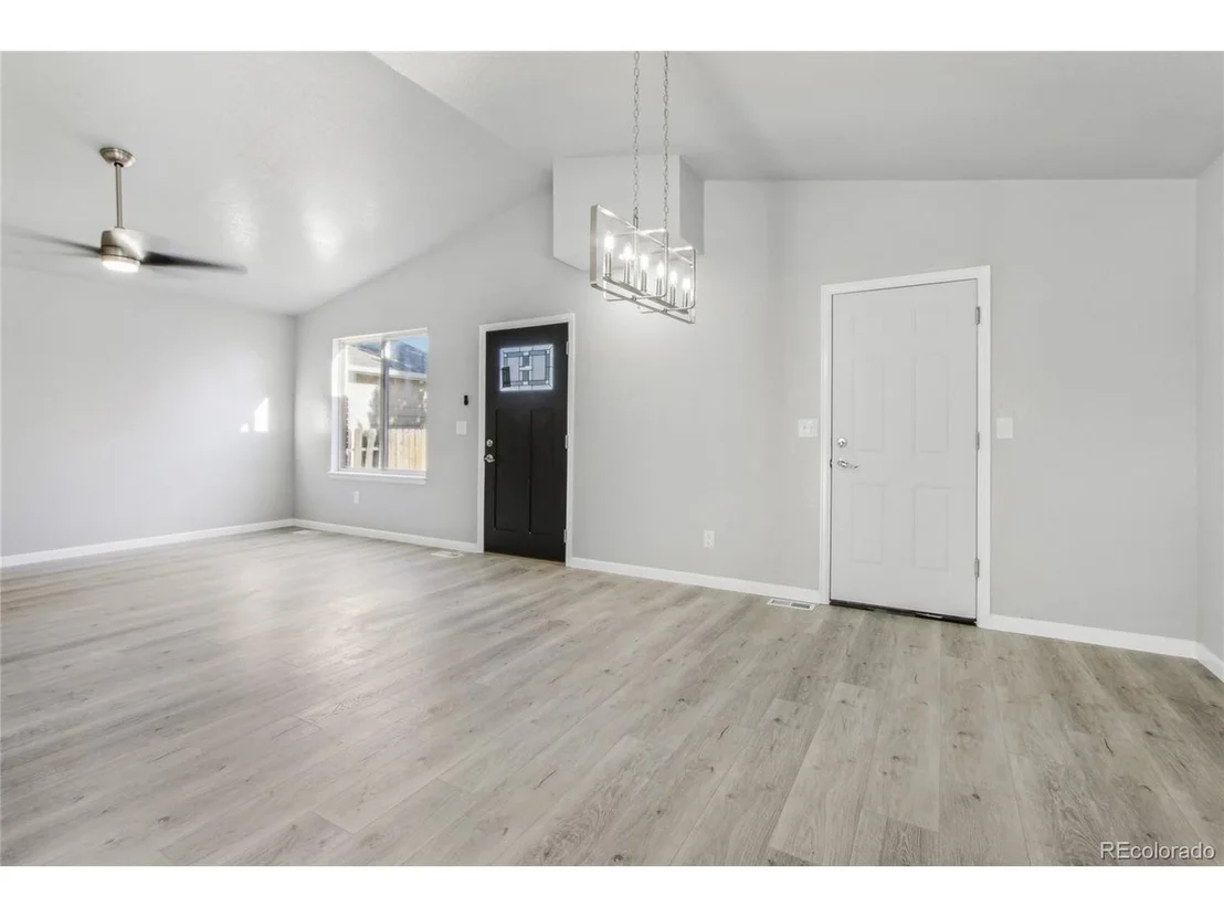 Photo of 110 Calabria Dr