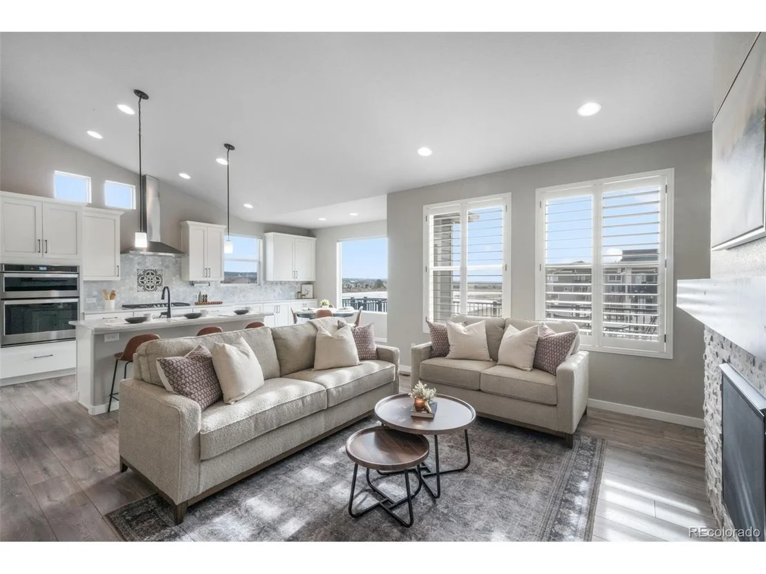 Photo of 2573 Lakes Edge Dr