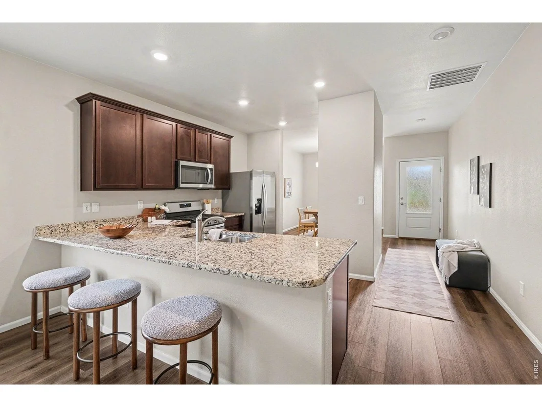 Photo of 7253 Ellingwood Ave
