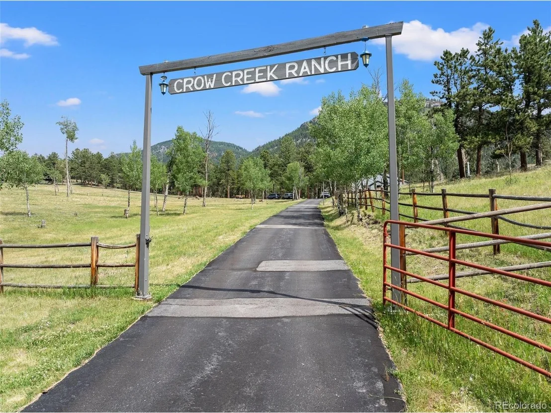 Photo of 1680 Crow Valley Rd