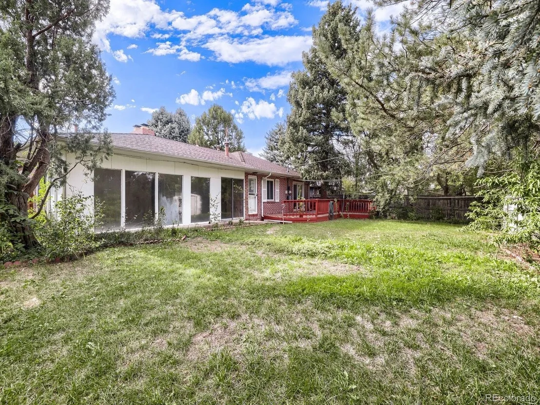 Photo of 600 Everett St