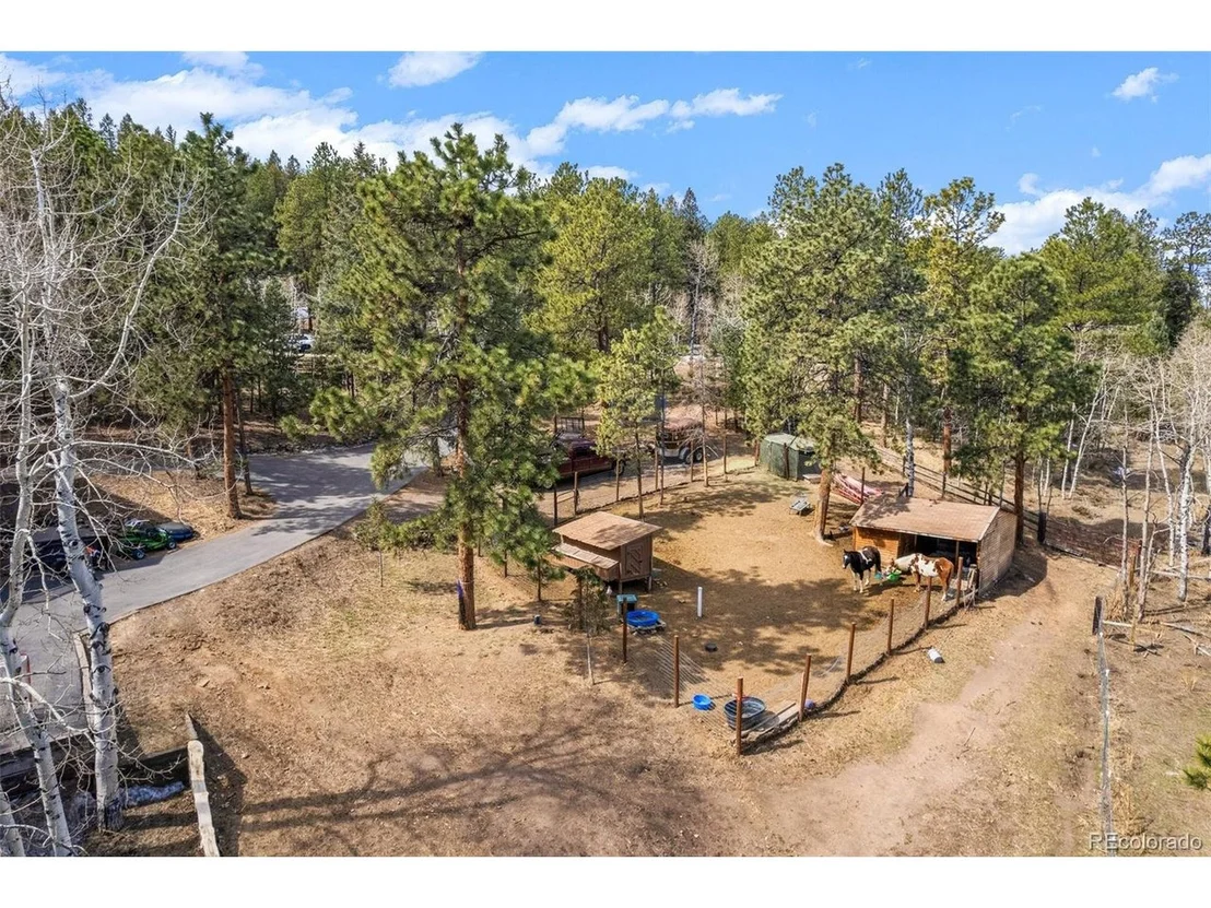 Photo of 1327 Bluebird Dr