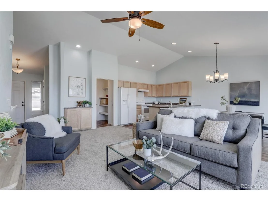 Photo of 988 Axis Dr