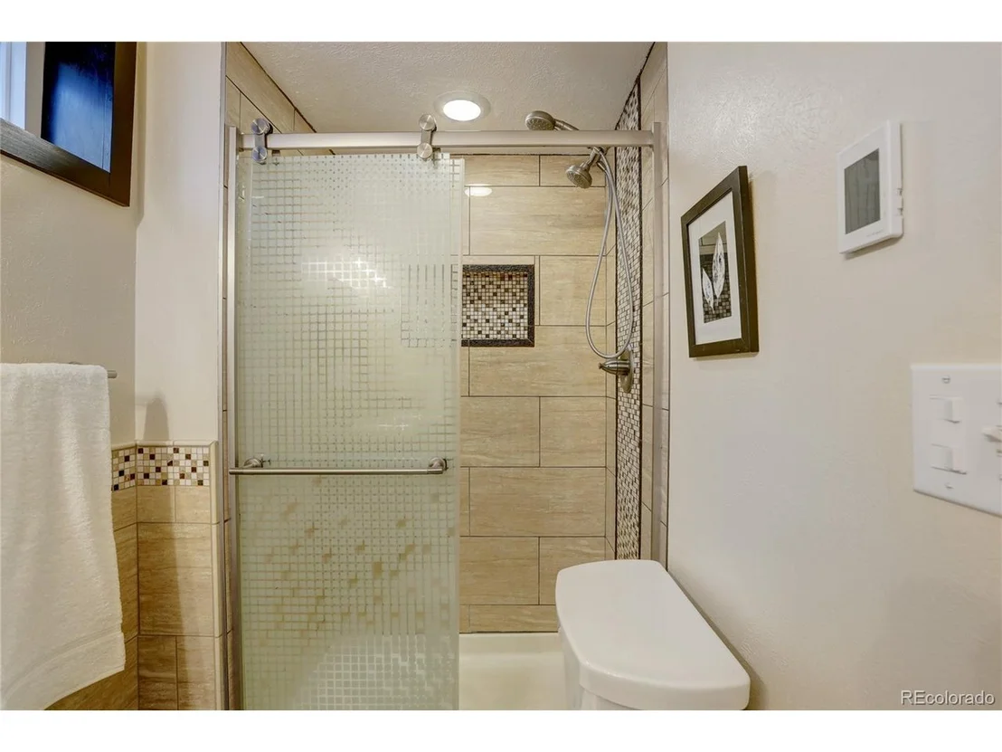 Photo of 6552 Iris St