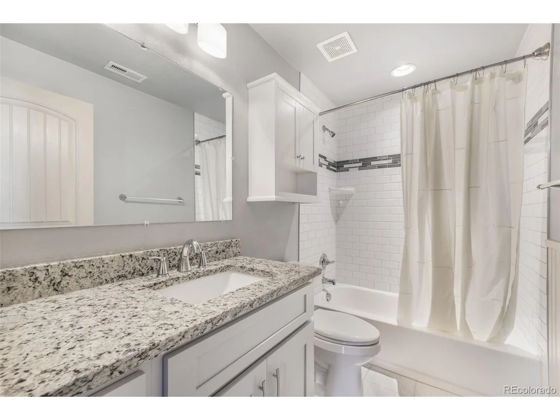 Photo of 215 Kettle Valley Way